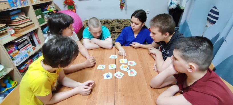 Найди тень фруктов